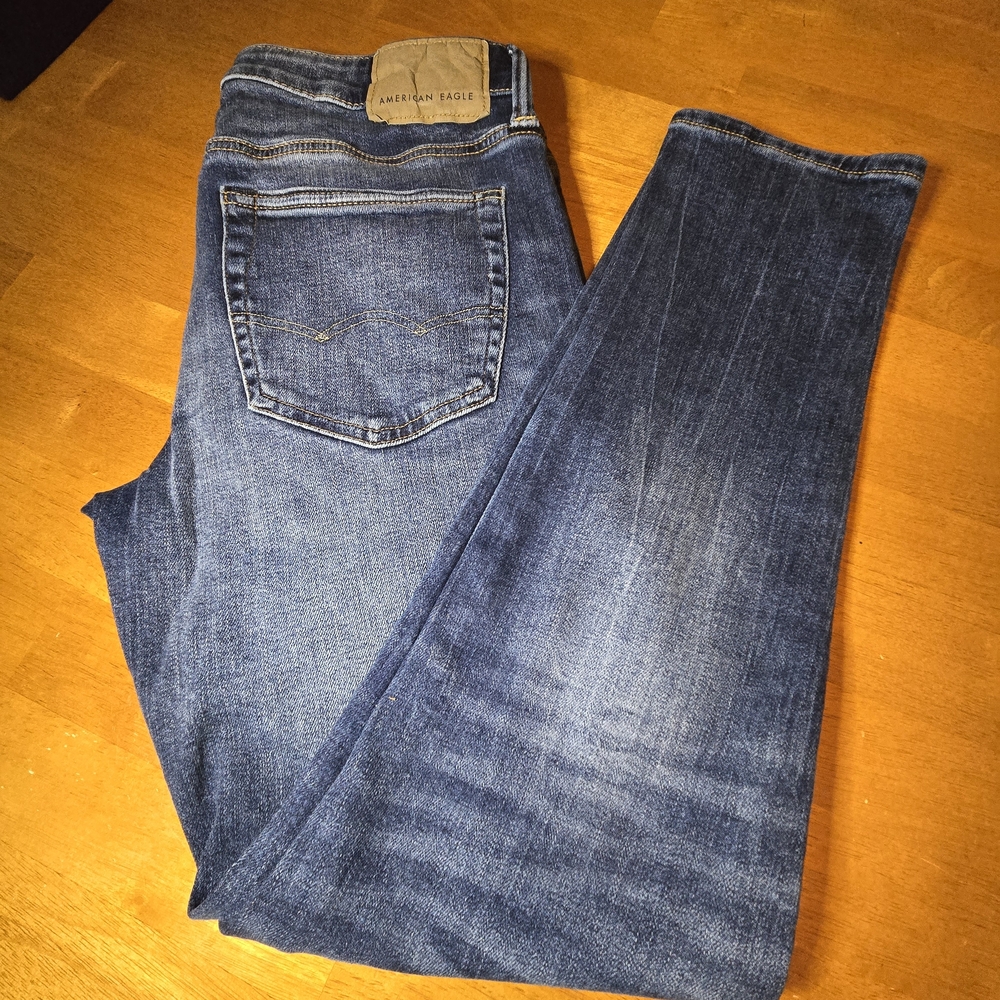 American Eagle Outfitters Men's Flex Distressed Skinny Jeans. 31×30